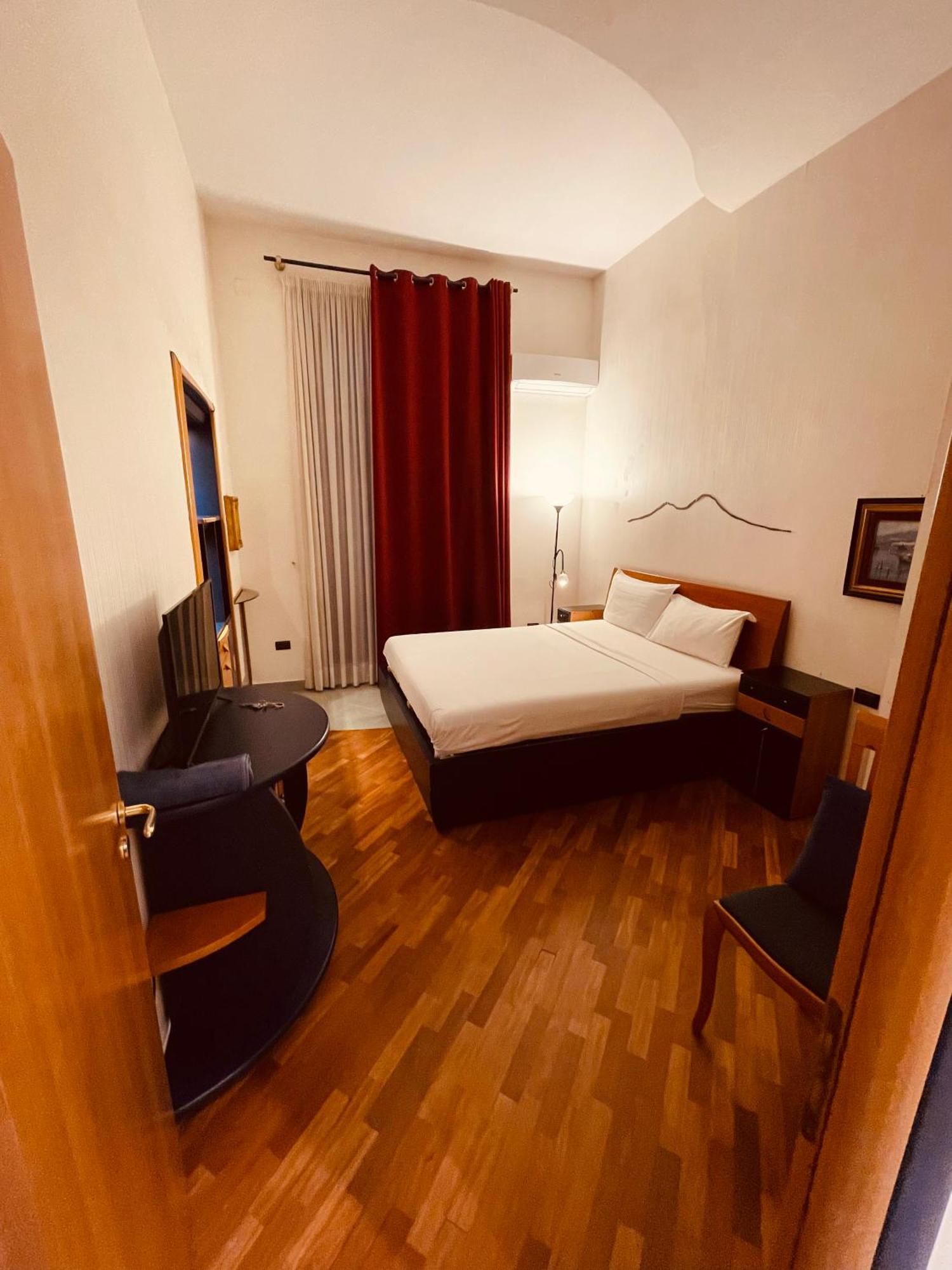 Nova Rooms Naples Extérieur photo